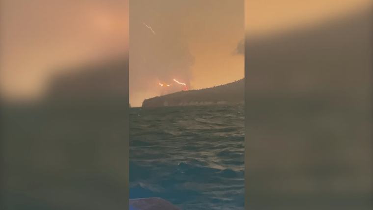Erupção de vulcão na Indonésia afeta mais de 340 mil viajantes