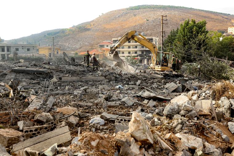 Novo bombardeio israelense no Líbano mata 12 pessoas, a maioria da mesma família