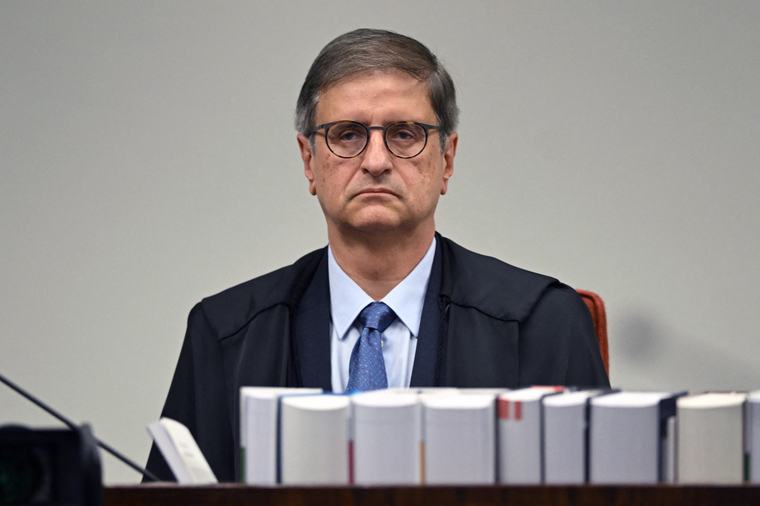 Gonet pede apuração de interferência indevida de Mendonça em inquérito