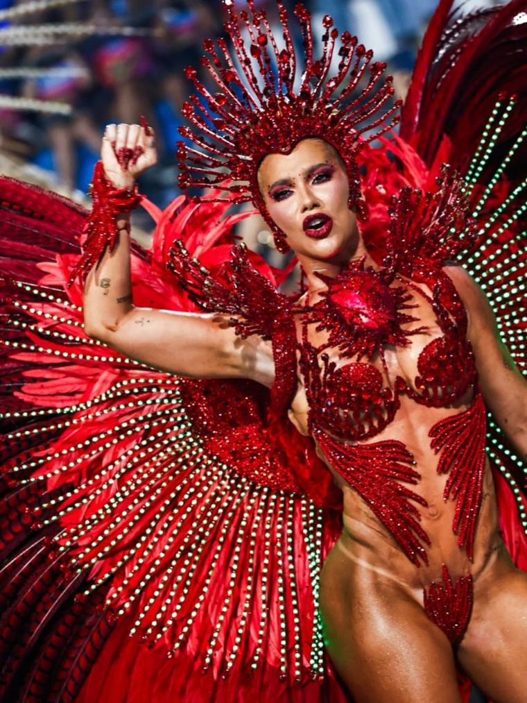 Virginia Fonseca não passa coroa para Anitta na Grande Rio