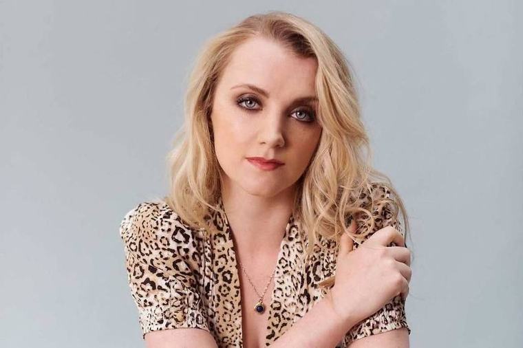 Evanna Lynch, de 'Harry Potter', se casa em cerimônia modesta em Londres