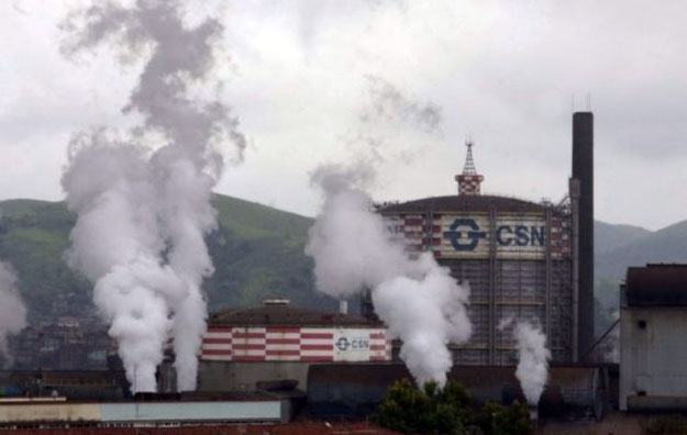 CSN avança em venda de ativos, mas dívida ainda preocupa e rating segue sob risco de corte