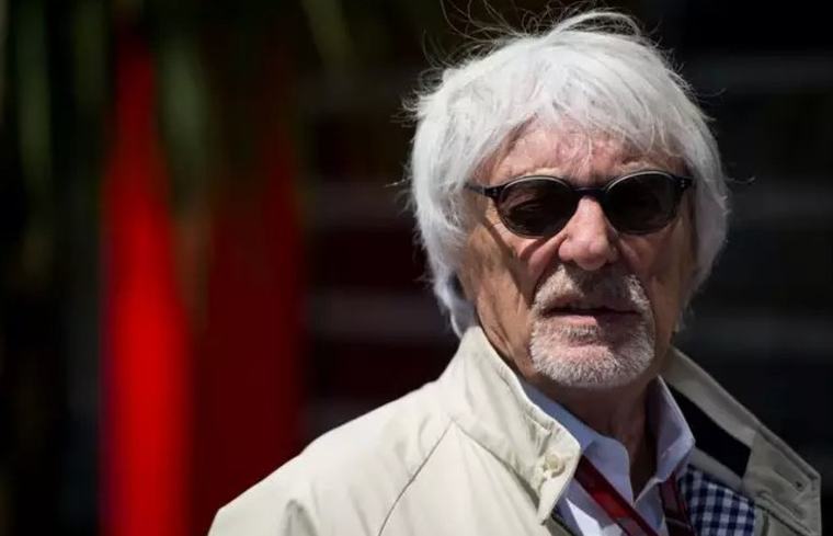 Bernie Ecclestone é detido em aeroporto por porte ilegal de arma