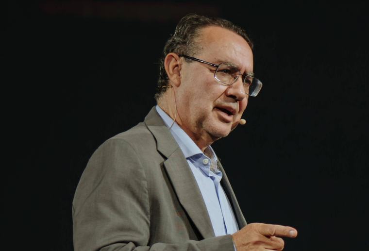 O que os eleitores de Augusto Cury pensam de Lula e de Flávio Bolsonaro na área econômica