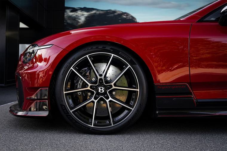 Conteúdo de marca A Pirelli traz a família P Zero ao Goodwood Mais de 300 homologações já garantidas para os novos produtos confirmam a capacidade do P Zero de...