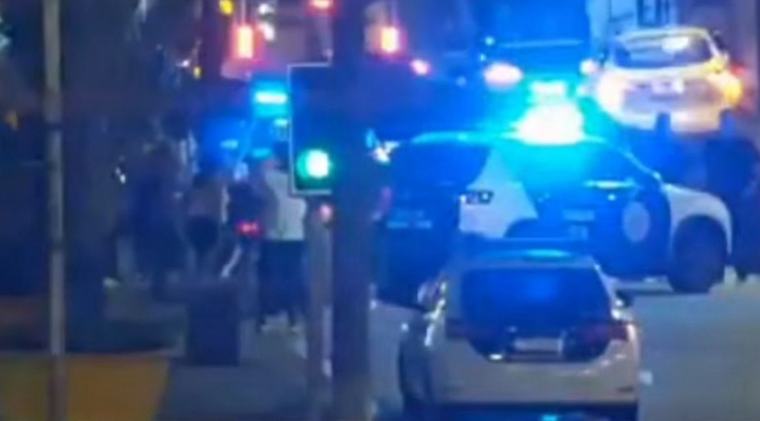 Mulher é atropelada por viatura da Polícia Civil em calha do BRT