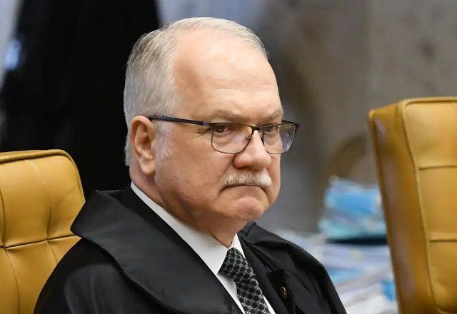 4 Política Fachin retira Mendonça de inquérito das Fake News