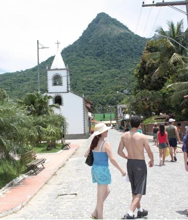 Ilha Grande reúne cultura, tradição e economia criativa em feira no Abraão