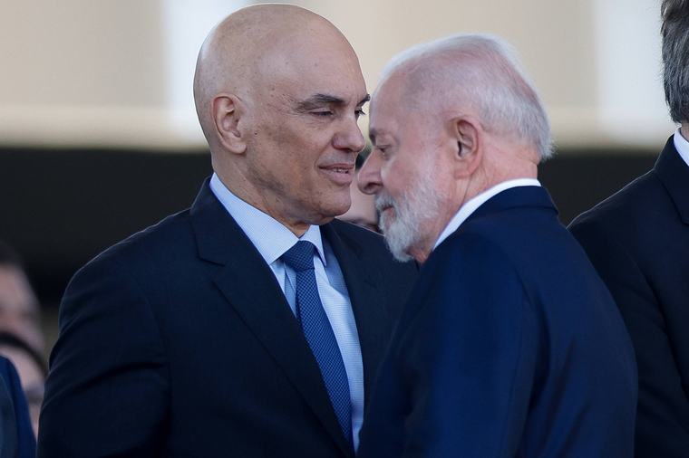 Lula fala com Fachin sobre crise no STF, se distancia de Moraes e define discurso do 'ninguém acima da lei'