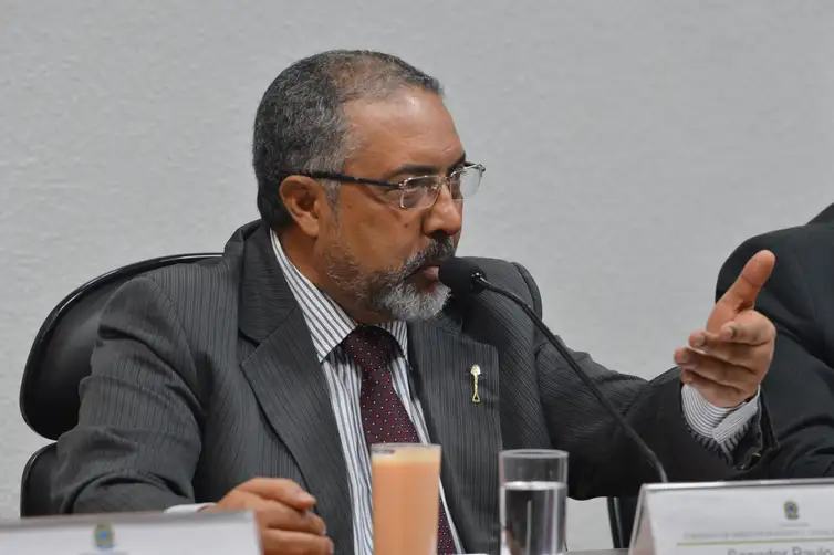 Alcolumbre diz que Senado vota fim da escala 6×1 após as eleições